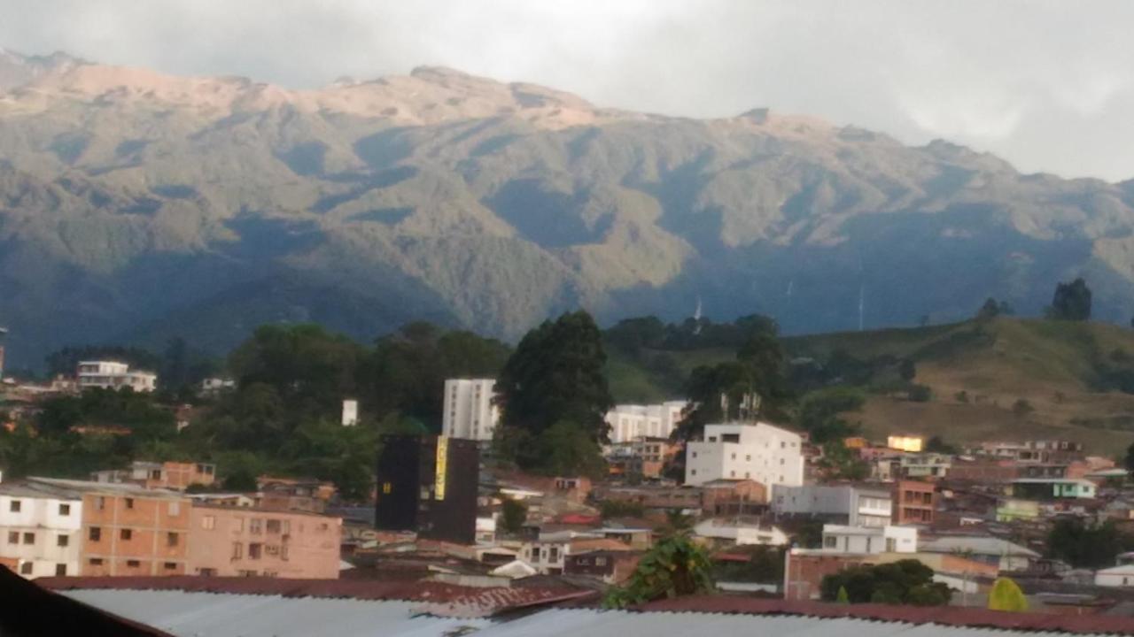 Hostal Don Jose Santa Rosa de Cabal Bagian luar foto